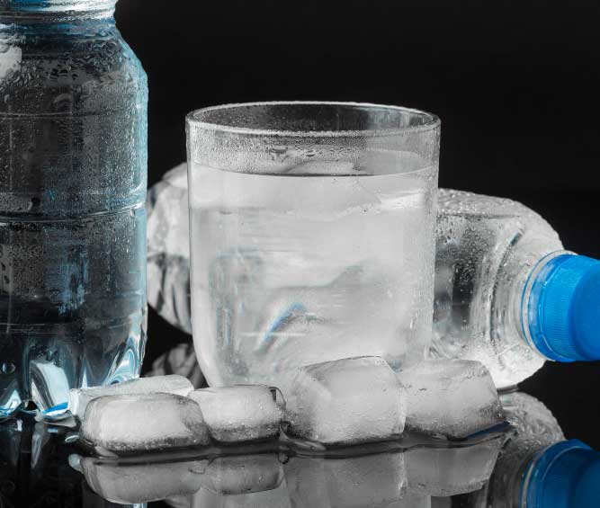 安全な飲料水と氷